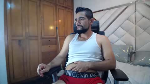 Lesly And Arnold online show from January 24, 3:45 pm