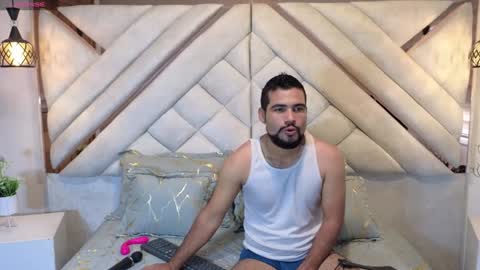 Lesly And Arnold online show from January 29, 12:24 pm