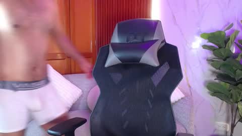 Lesly And Arnold online show from October 8, 2:31 am