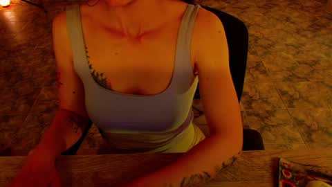 Snapshot of luxurydivine chatting on April 11, 5:50 pm Liss online show from April 11, 5:50 pm