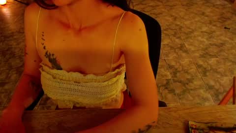 Snapshot of luxurydivine chatting on April 14, 4:13 pm Liss online show from April 14, 4:13 pm