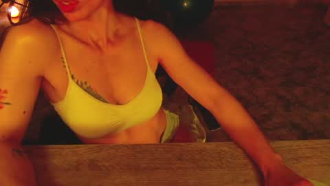 Snapshot of luxurydivine chatting on June 17, 12:57 am Liss online show from June 17, 12:57 am