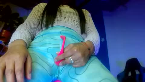 luzzy  I hope your visit and that we manage to get very hot online show from December 19, 11:45 pm