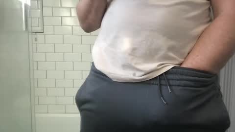 lvguynextdoor440656 online show from November 2, 7:49 pm