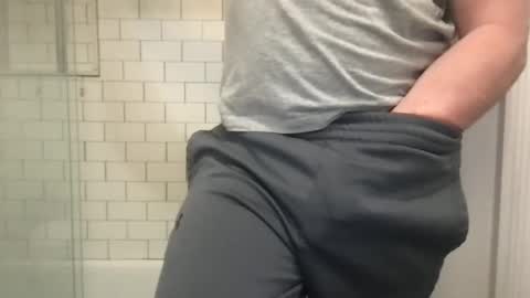 lvguynextdoor440656 online show from March 27, 2:17 am