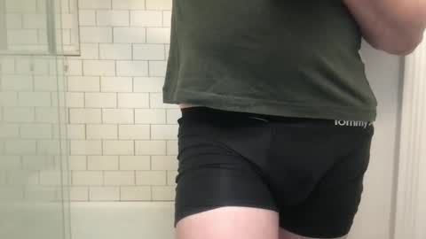 lvguynextdoor440656 online show from April 16, 2:01 am