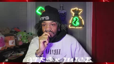 Snapshot of lxrdhxkvgemvsterjuice chatting on December 15, 11:36 am lxrdhxkvgemvsterjuice online show from December 15, 11:36 am