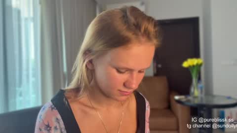 lxsundolyxl_ online show from April 14, 5:13 am