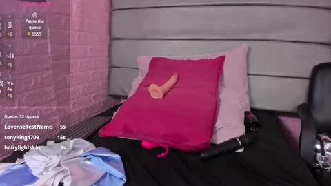 Snapshot of lyaa_collins_ chatting on March 2, 1:27 pm Lya online show from March 2, 1:27 pm