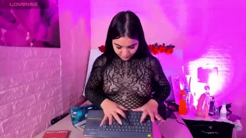 Snapshot of lyaa_collins_ chatting on September 11, 12:05 pm Lya online show from September 11, 12:05 pm