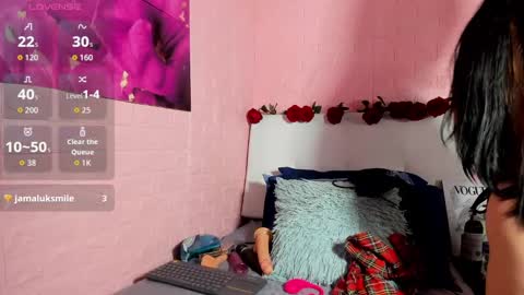 Snapshot of lyaa_collins_ chatting on November 23, 11:10 am Lya online show from November 23, 11:10 am