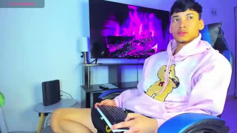 Lyam online show from March 30, 8:04 am