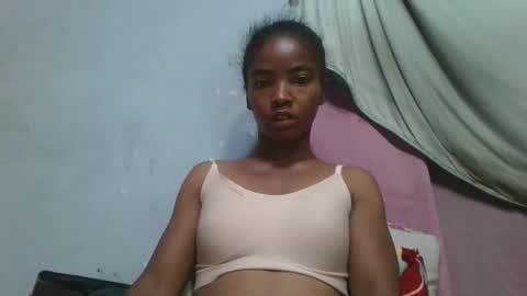 lydie856696 online show from April 28, 2:27 am