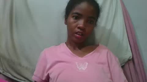 Snapshot of lydie856696 chatting on June 6, 2:27 am lydie856696 online show from June 6, 2:27 am