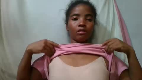 Snapshot of lydie856696 chatting on June 11, 5:33 pm lydie856696 online show from June 11, 5:33 pm