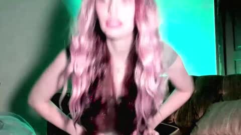 LylacDoll online show from December 20, 1:25 am