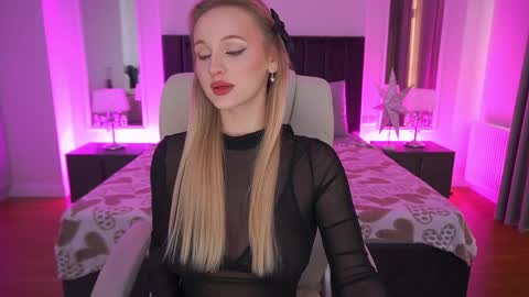 lylanimfa online show from April 8, 6:24 am