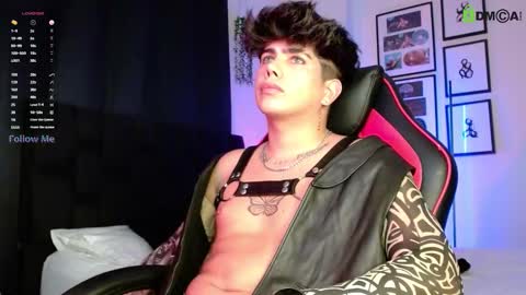 Lyle Bennett Freelance Model online show from December 4, 12:03 pm