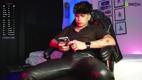 Lyle Bennett Freelance Model online show from January 10, 11:45 am