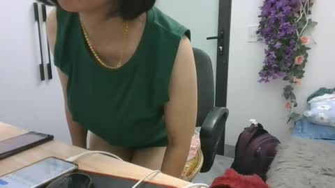 lyli_99 online show from November 22, 5:17 am