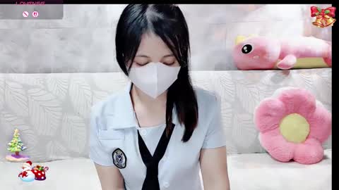 Snapshot of lyly_baby chatting on December 15, 6:23 pm lyly_baby online show from December 15, 6:23 pm