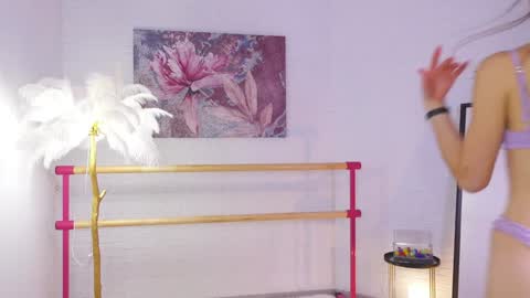 Lyly   online show from January 24, 9:49 am