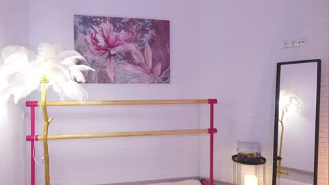 Lyly   online show from January 27, 9:55 am