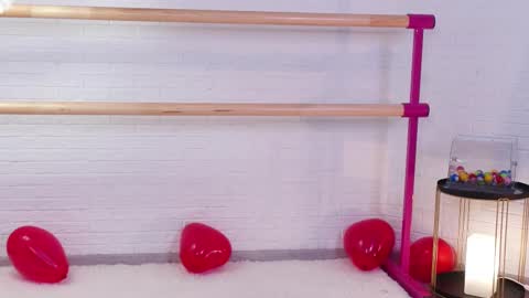 Lyly   online show from February 16, 9:37 am