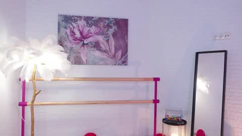 Lyly   online show from February 18, 6:59 am