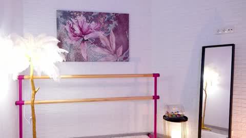 Lyly   online show from February 25, 9:53 am