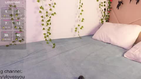 Lyly   online show from October 17, 5:43 am