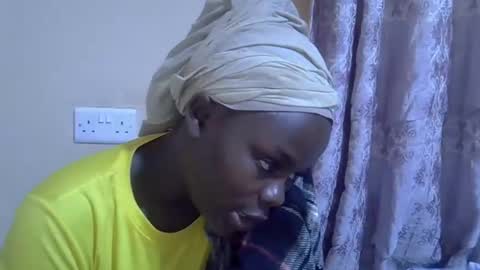 Snapshot of lyn_anna chatting on February 3, 8:08 am lyn_anna online show from February 3, 8:08 am