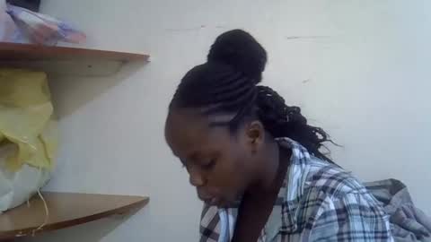 Snapshot of lyn_anna chatting on February 8, 7:23 am lyn_anna online show from February 8, 7:23 am