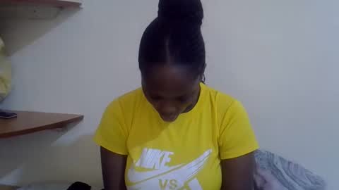 Snapshot of lyn_anna chatting on February 14, 9:06 am lyn_anna online show from February 14, 9:06 am