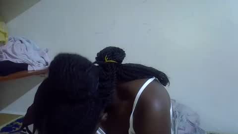 Snapshot of lyn_anna chatting on February 21, 2:01 am lyn_anna online show from February 21, 2:01 am