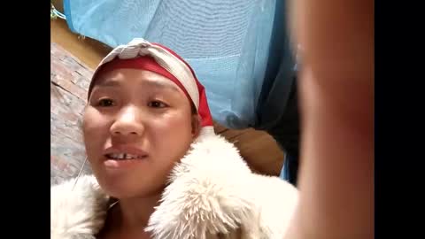 Snapshot of lyn_eva chatting on February 12, 12:44 pm lyn_eva online show from February 12, 12:44 pm