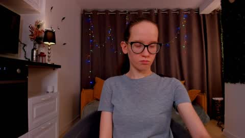 Sara online show from February 1, 10:34 pm