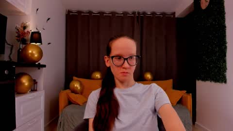 Sara online show from February 24, 4:36 pm