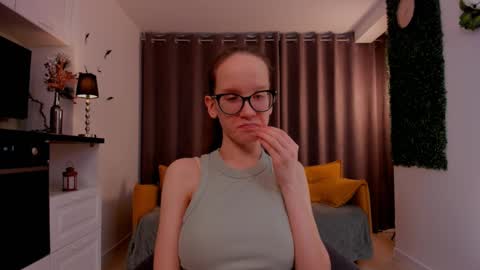 Sara online show from March 3, 1:21 am