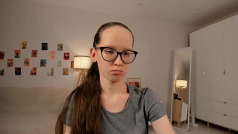 Sara online show from March 9, 10:19 pm