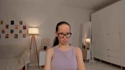 Sara online show from March 10, 7:18 pm