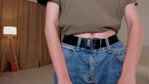 Sara online show from October 1, 4:13 pm