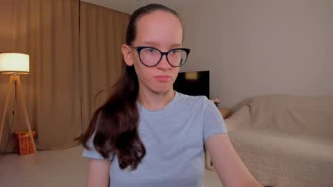 Sara online show from October 4, 4:16 pm