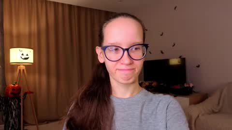 Sara online show from November 7, 4:07 pm