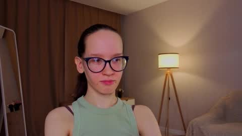 Sara online show from March 10, 5:07 pm