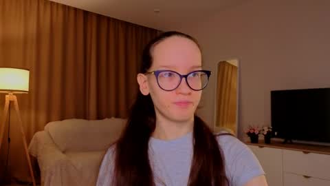 Sara online show from April 5, 4:04 pm