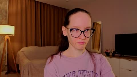 Sara online show from April 6, 4:19 pm