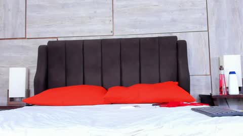 Lynn jonnes online show from January 12, 10:45 am