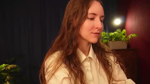 Lynn online show from October 29, 4:04 am