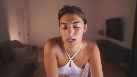  LYNN  online show from October 20, 6:14 am